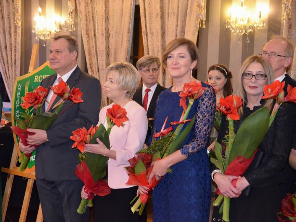 Maturzyści z Blichu bawią się na studniówce