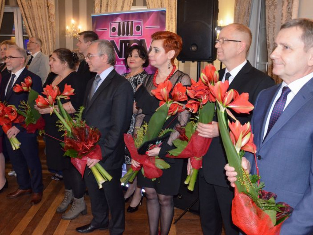 Maturzyści z Blichu bawią się na studniówce