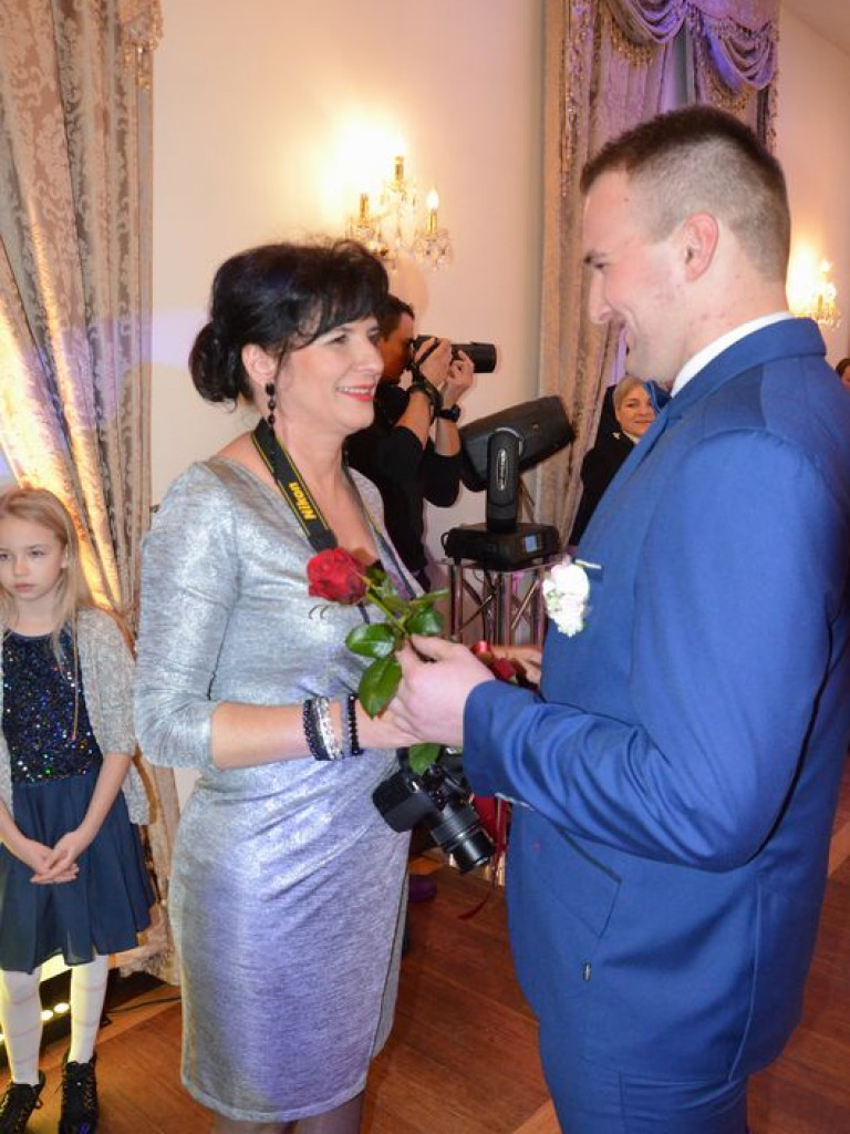 Maturzyści z Blichu bawią się na studniówce