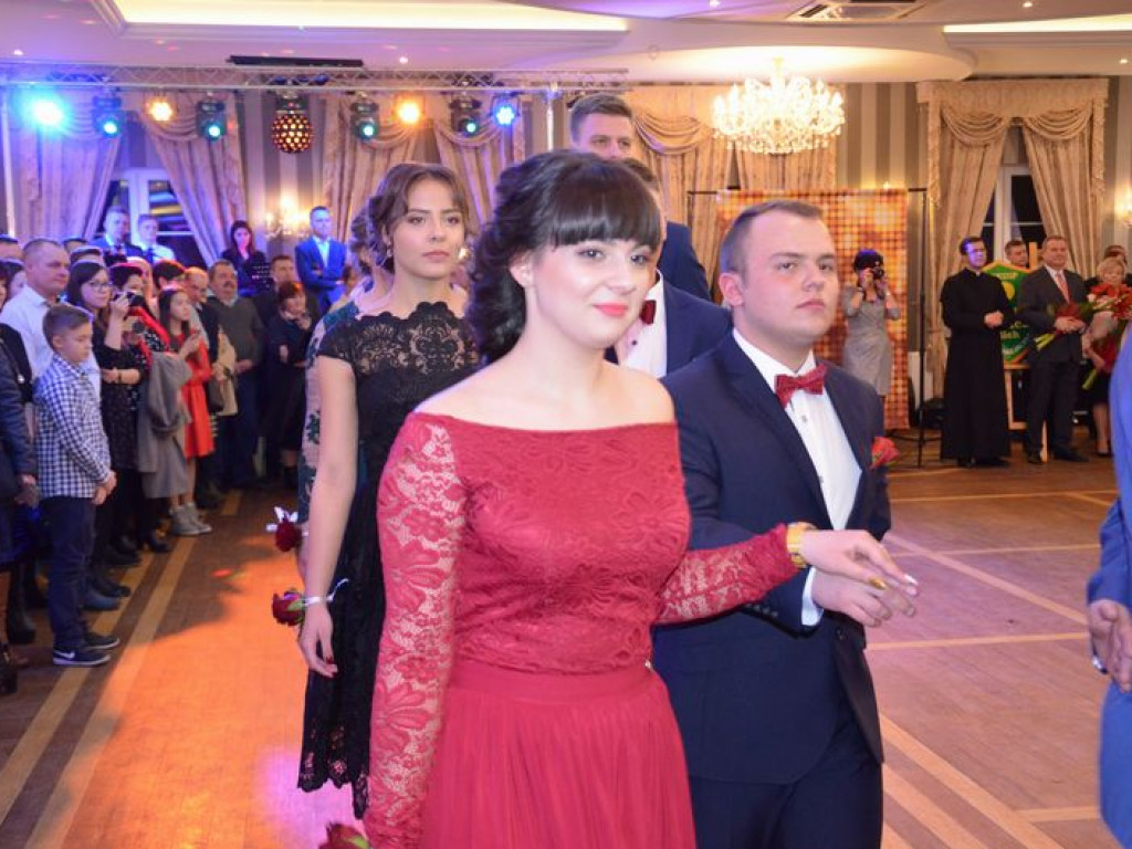 Maturzyści z Blichu bawią się na studniówce