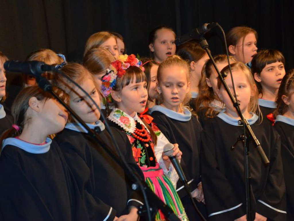 Uczniowie pijarskiej śpiewali kolędy