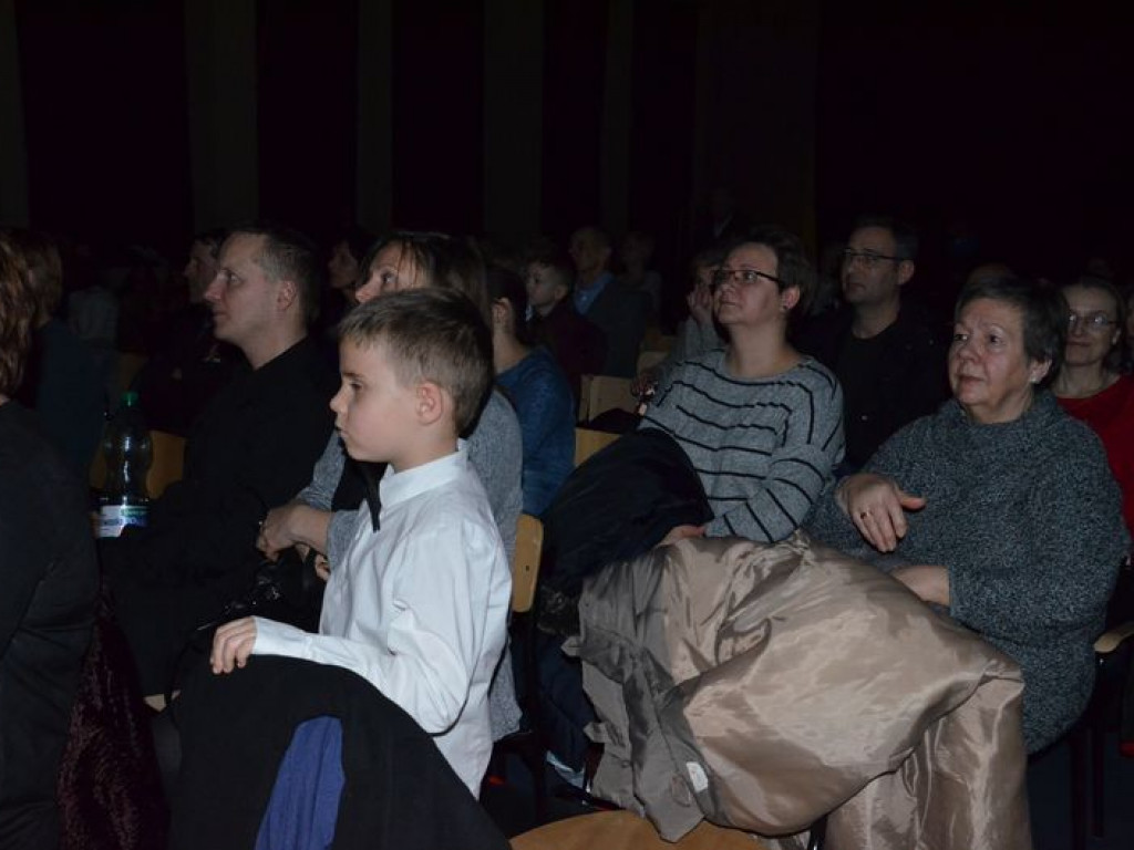 Uczniowie pijarskiej śpiewali kolędy
