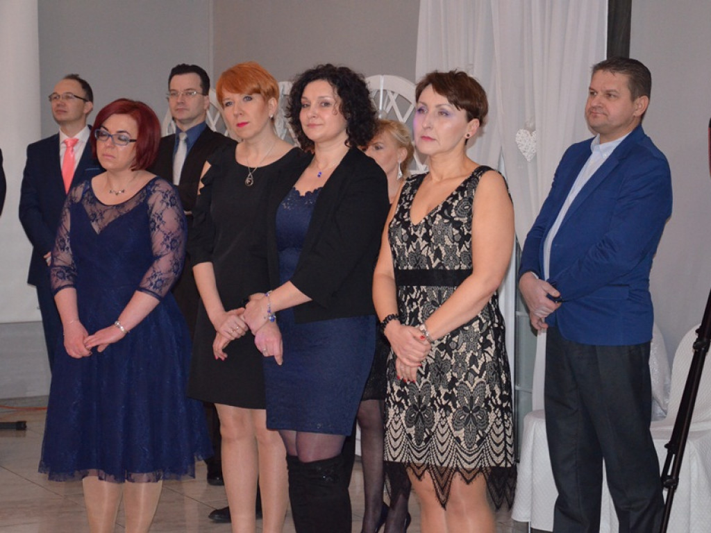 Maturzyści z Bratoszewic bawią się w Niedźwiadzie