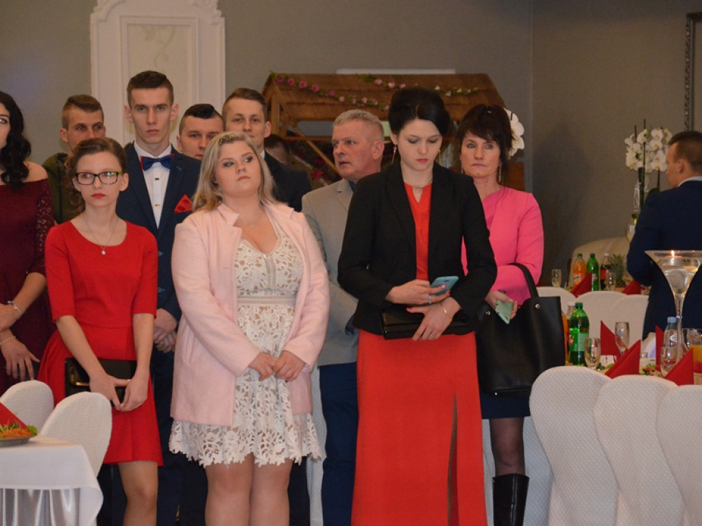 Maturzyści z Bratoszewic bawią się w Niedźwiadzie
