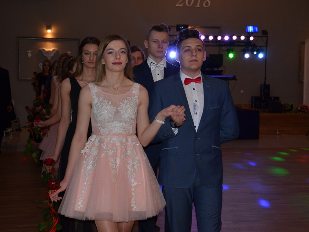 Maturzyści z Bratoszewic bawią się w Niedźwiadzie