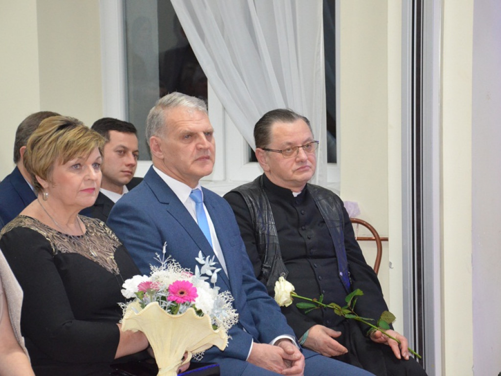 Studniówka uczniów ze Zduńskiej Dąbrowy