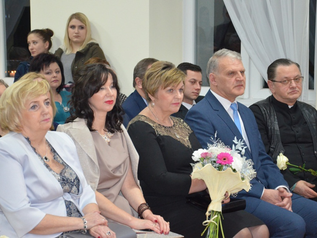 Studniówka uczniów ze Zduńskiej Dąbrowy