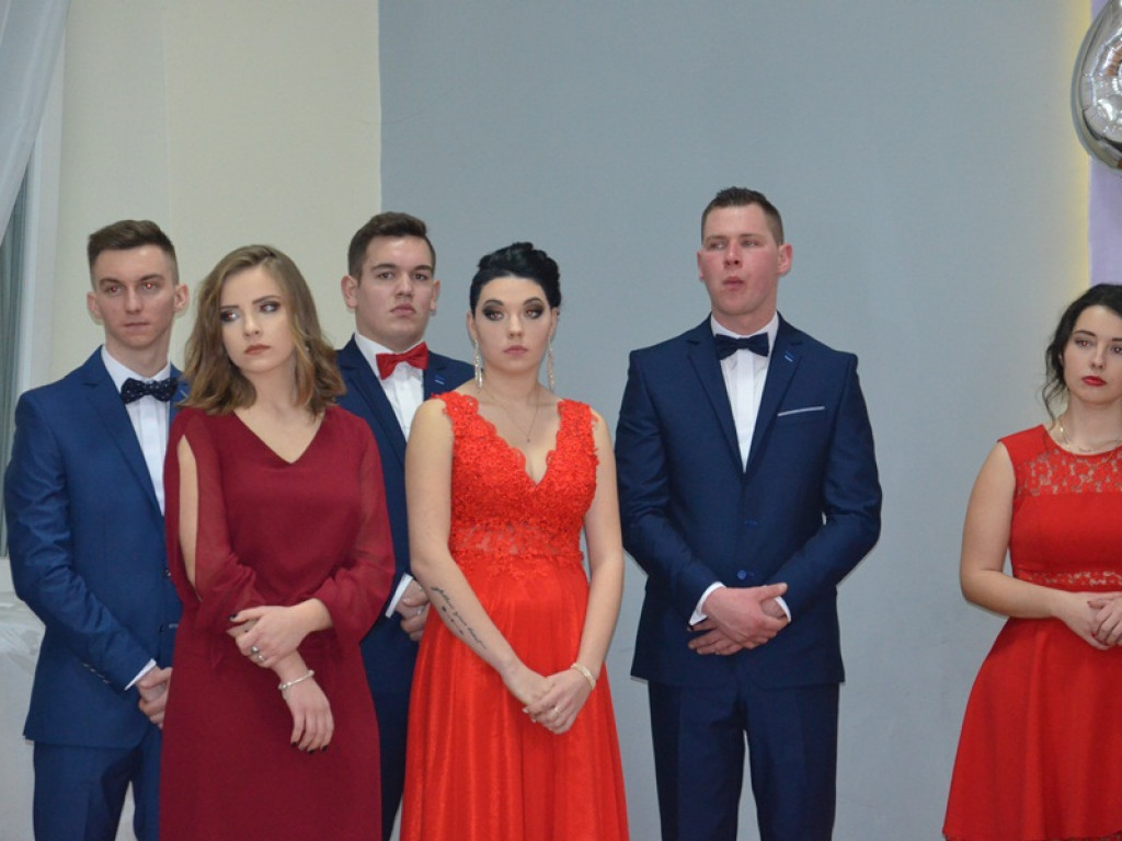 Studniówka uczniów ze Zduńskiej Dąbrowy