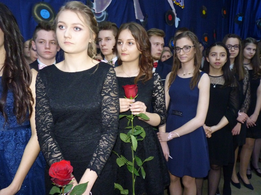 Bal gimnazjalny w 