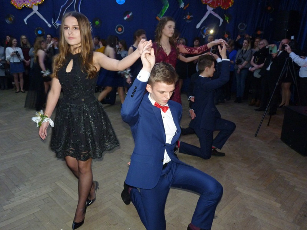 Bal gimnazjalny w 