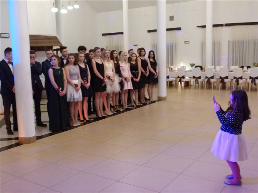 Studniówkowy bal maturzystów z ZSLG