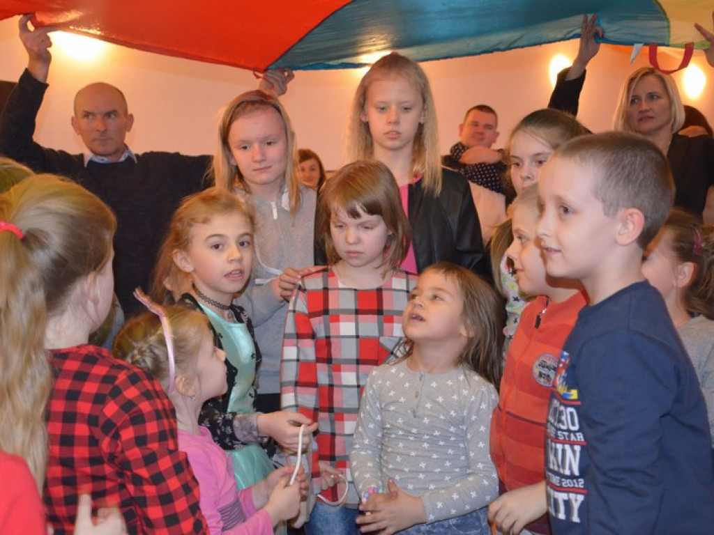 Szalona zabawa choinkowa w Parmie
