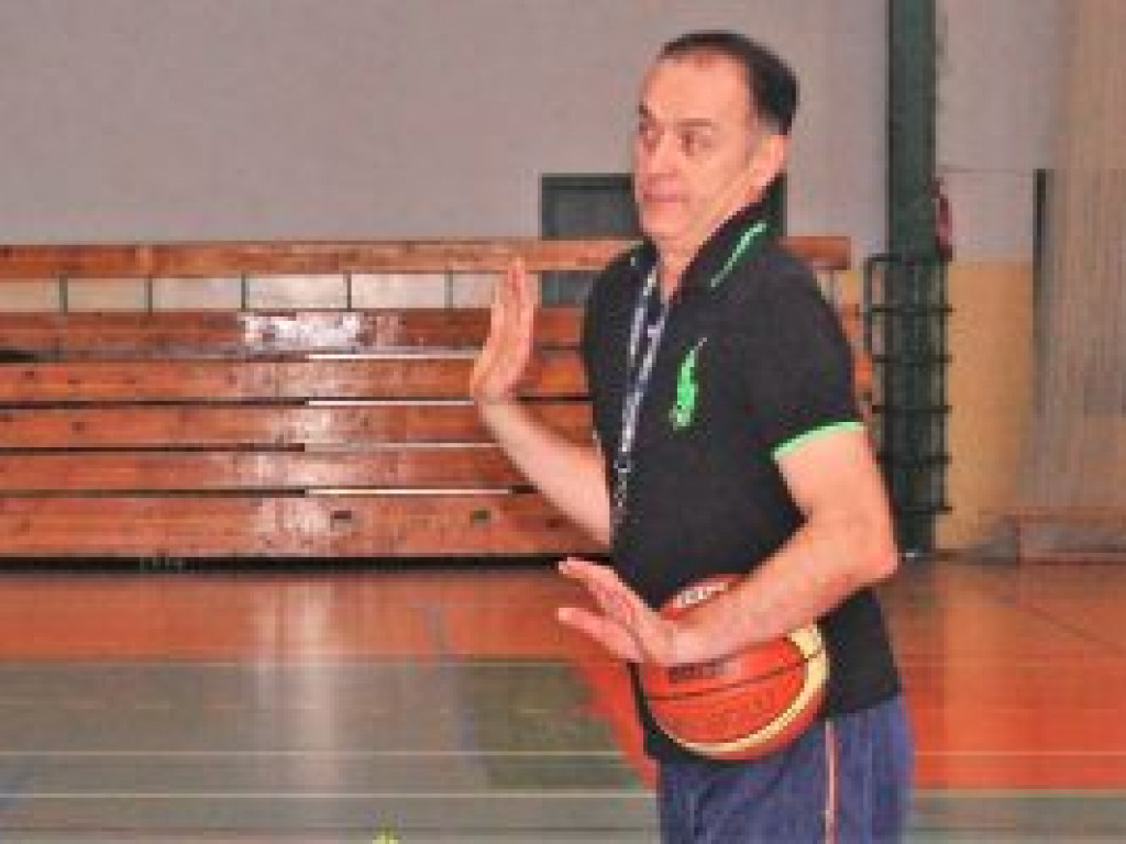 Koszykówka pomysłem na ferie w Łowiczu
