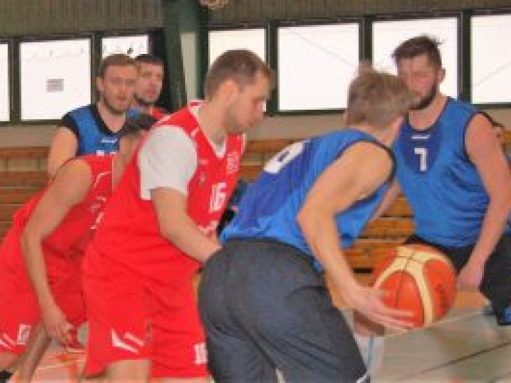 Syntex Księżak nieznacznie lepszy w sparingu z łodzianami