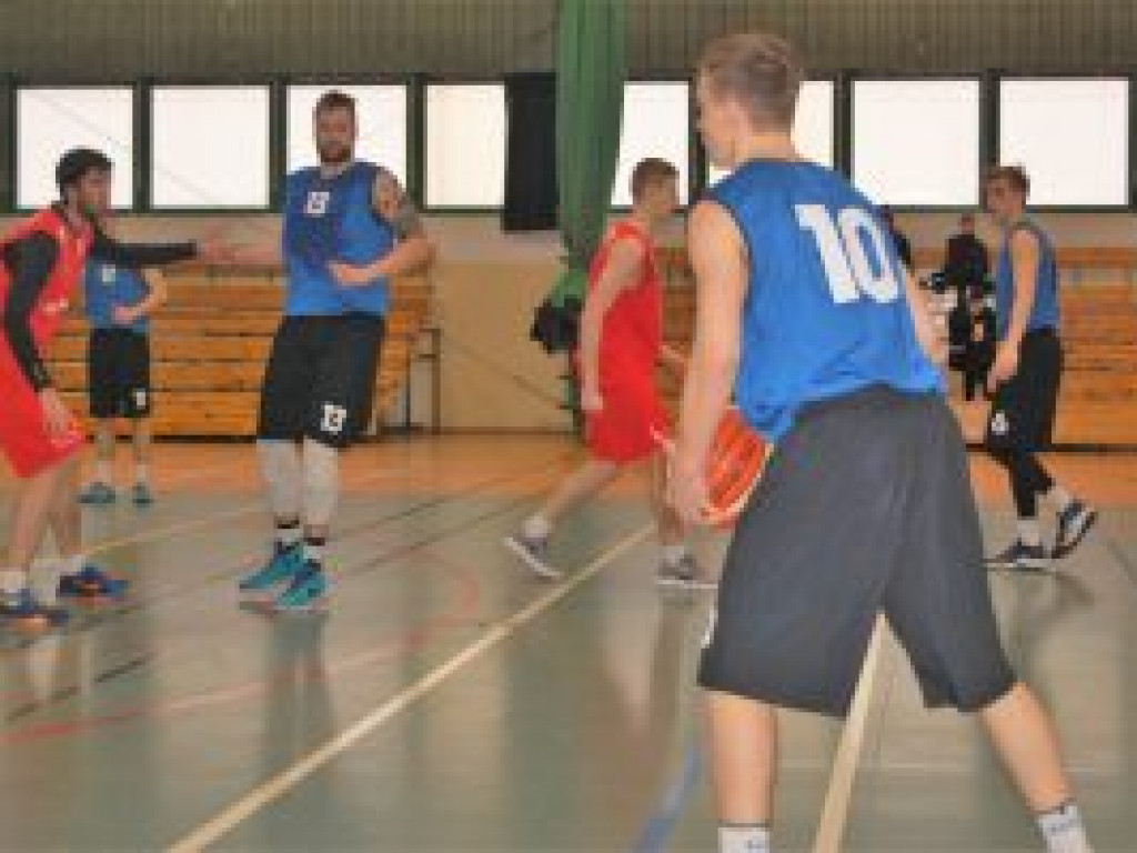 Syntex Księżak nieznacznie lepszy w sparingu z łodzianami