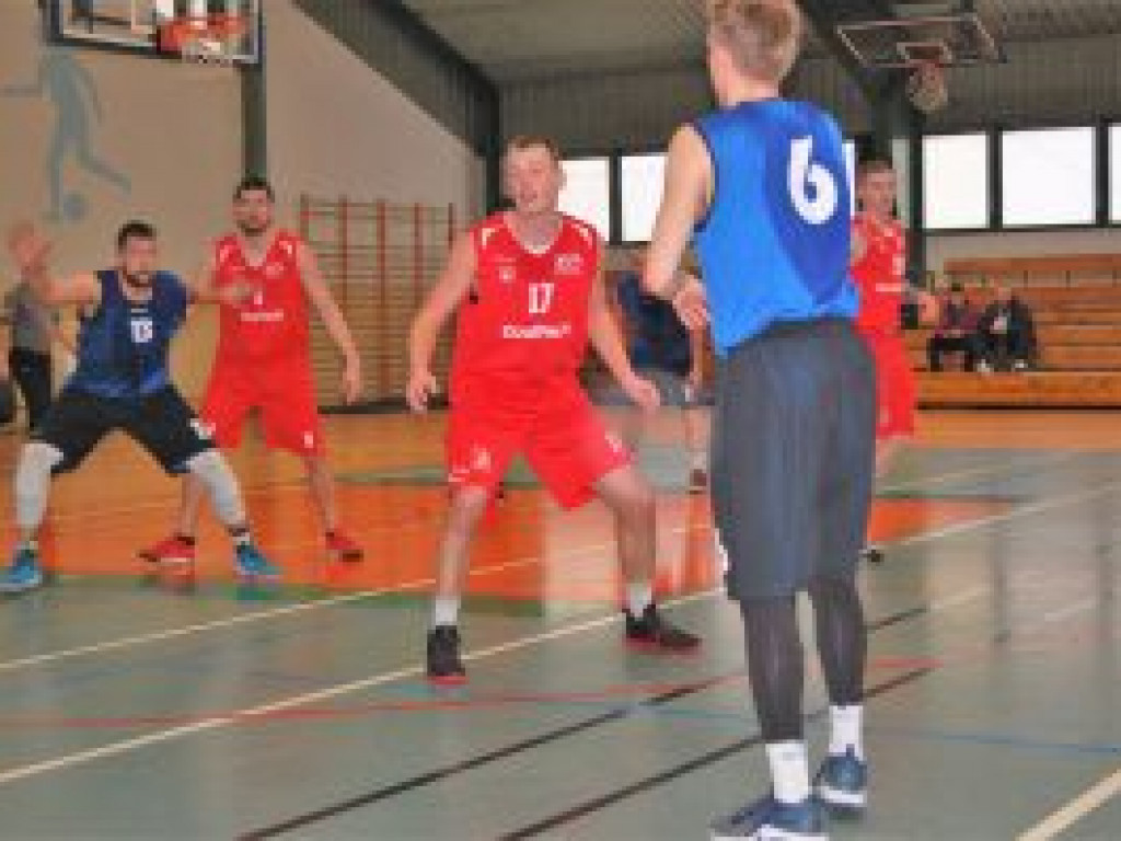 Syntex Księżak nieznacznie lepszy w sparingu z łodzianami