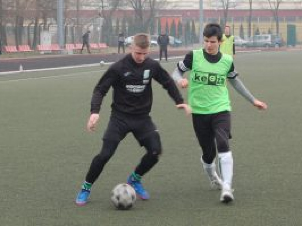 Wysoka wygrana Pelikan-2003 w pierwszym sparingu
