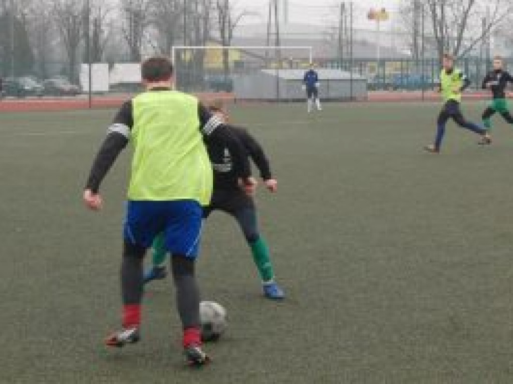 Wysoka wygrana Pelikan-2003 w pierwszym sparingu