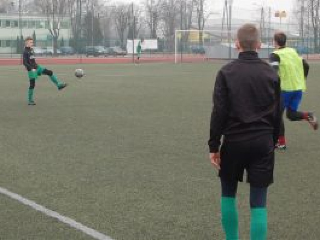 Wysoka wygrana Pelikan-2003 w pierwszym sparingu