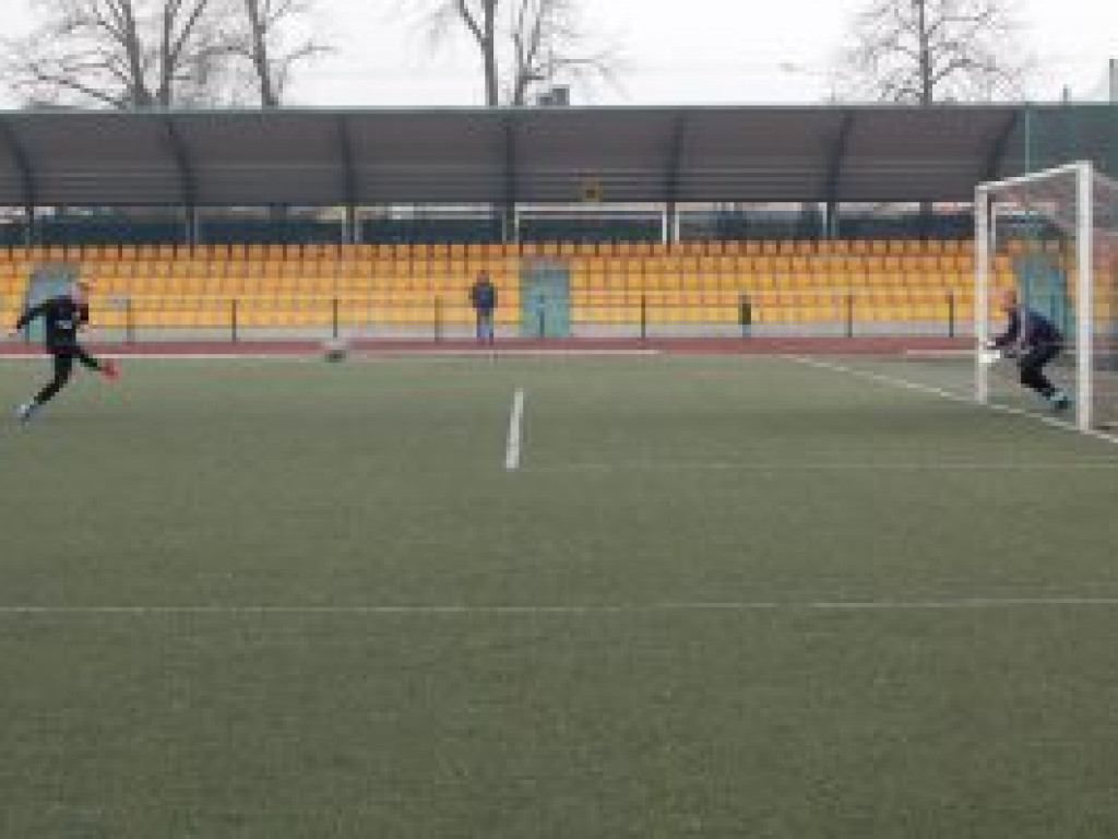 Wysoka wygrana Pelikan-2003 w pierwszym sparingu