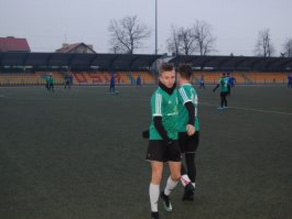Udany początek sparingów Pelikana-2002