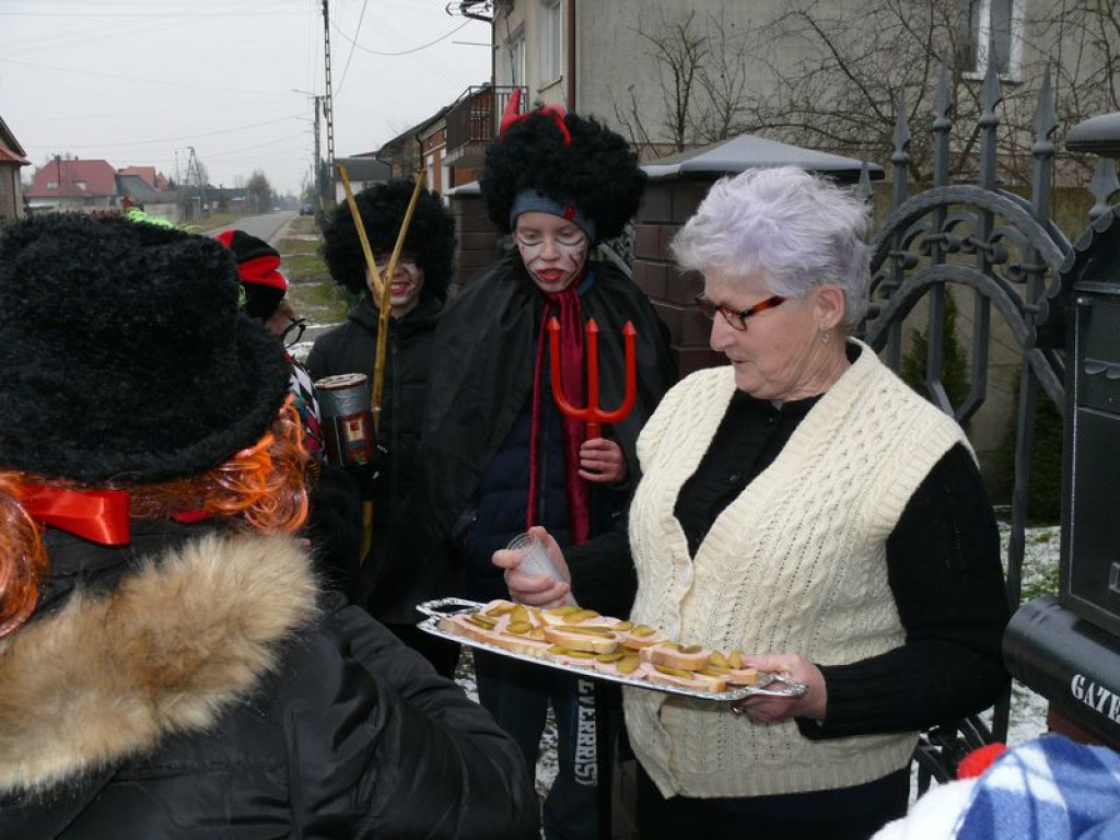 Korowód ostatkowy przeszedł przez Polesie