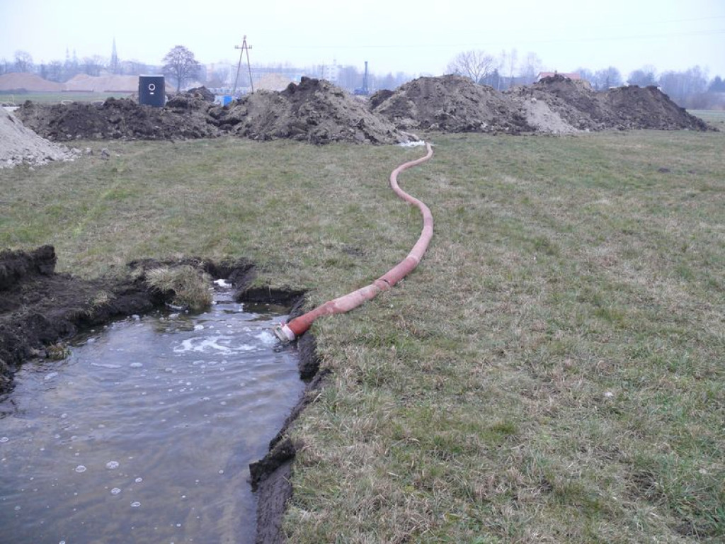 Trakt wszedł z budową ul. Dmowskiego na łąki