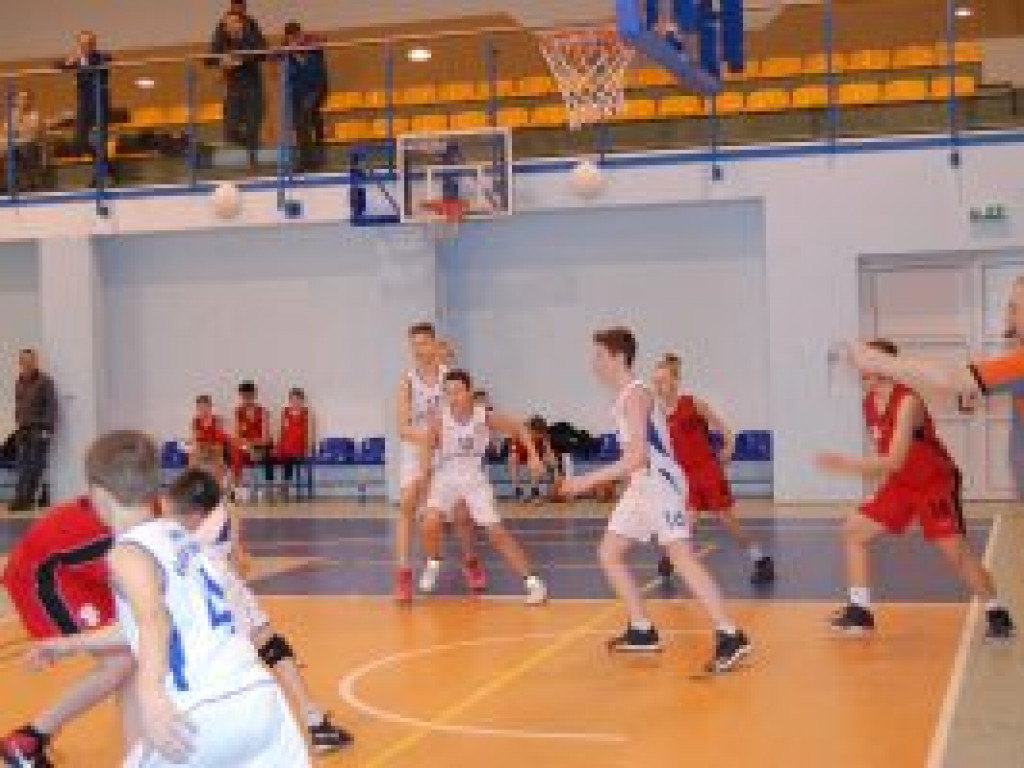 Na starcie Księżak-2004 skuteczniejszy od Szkoły Gortata