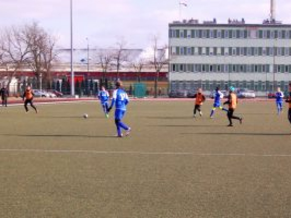 Juniorzy starsi Pelikana zagrali na piątkę