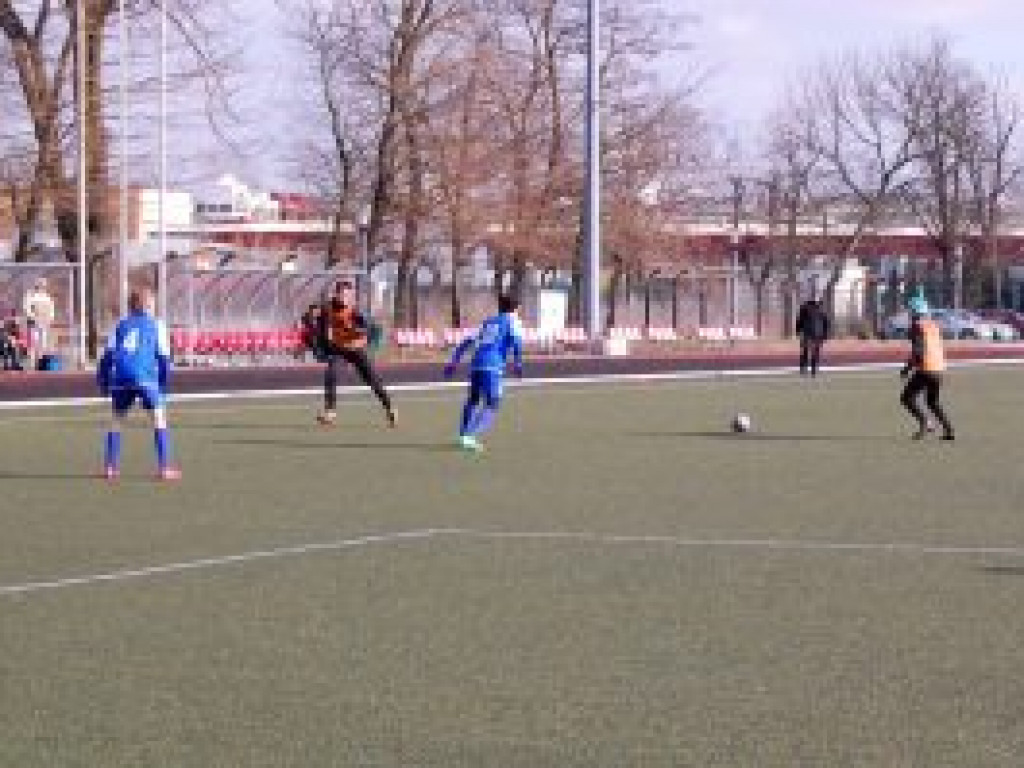 Juniorzy starsi Pelikana zagrali na piątkę