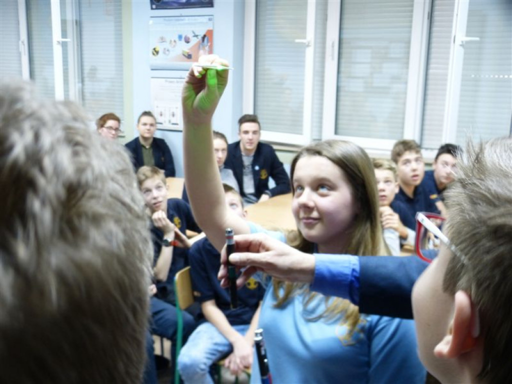 Profesor fizyki na wykładzie w szkołach pijarskich
