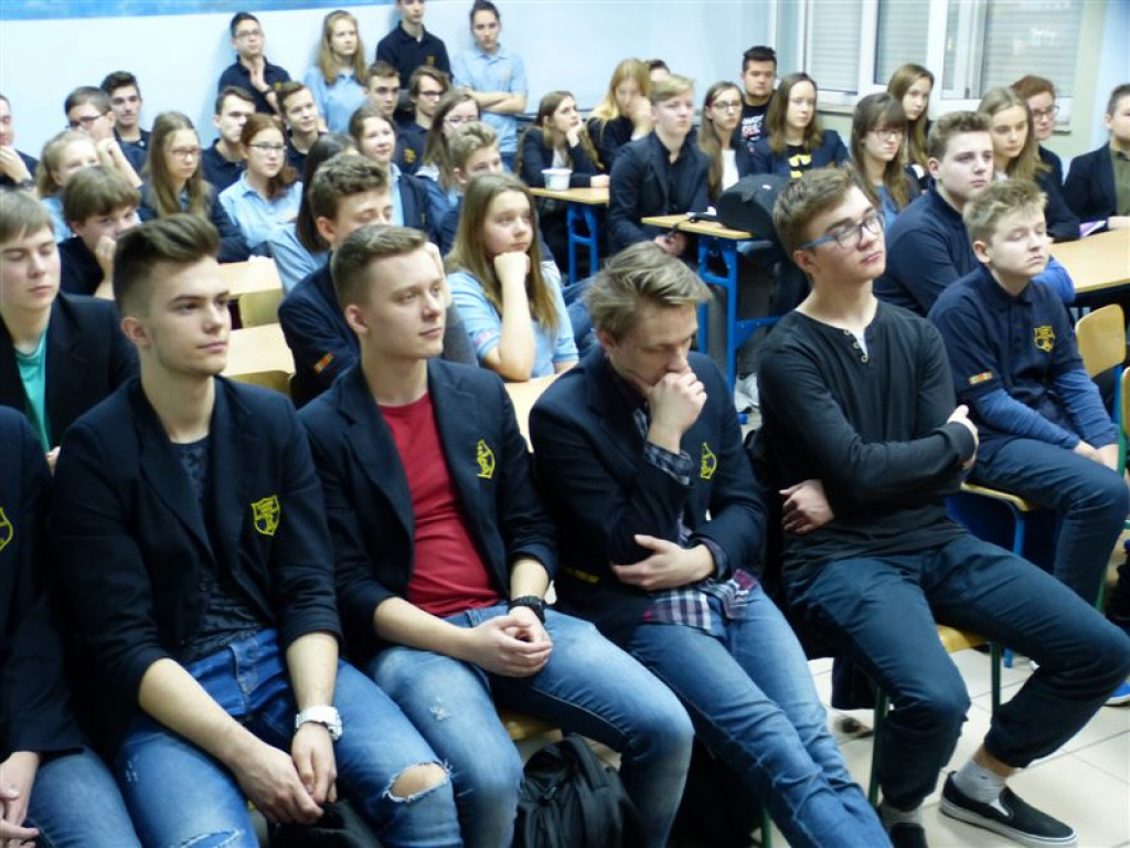 Profesor fizyki na wykładzie w szkołach pijarskich