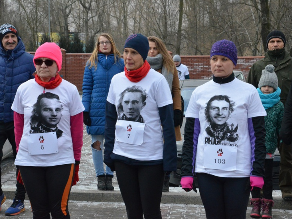Pobiegli Tropem Wilczym