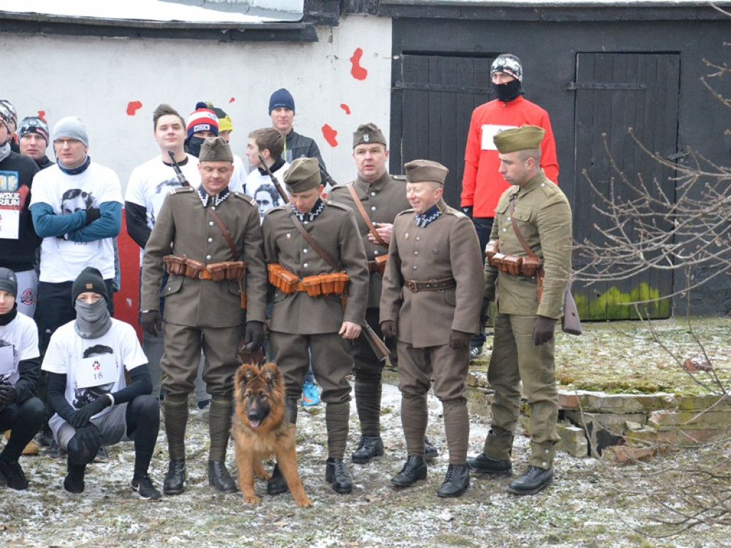 Pobiegli Tropem Wilczym