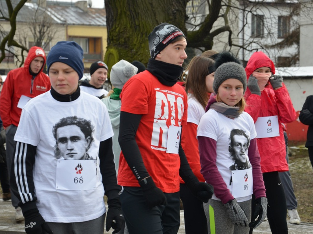 Pobiegli Tropem Wilczym