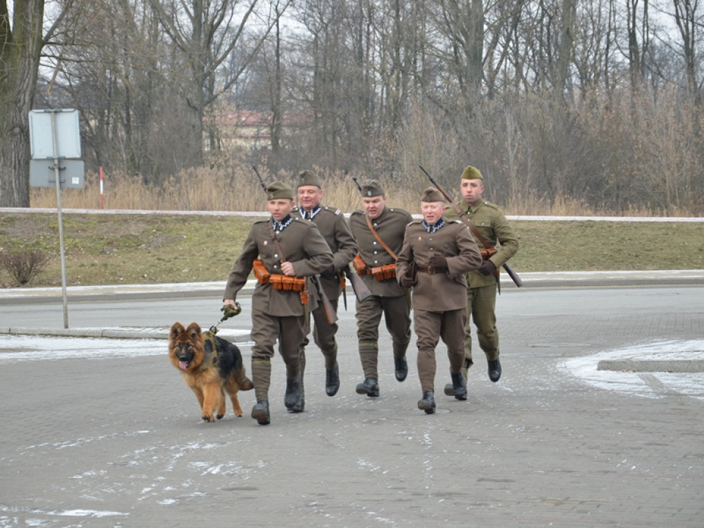 Pobiegli Tropem Wilczym