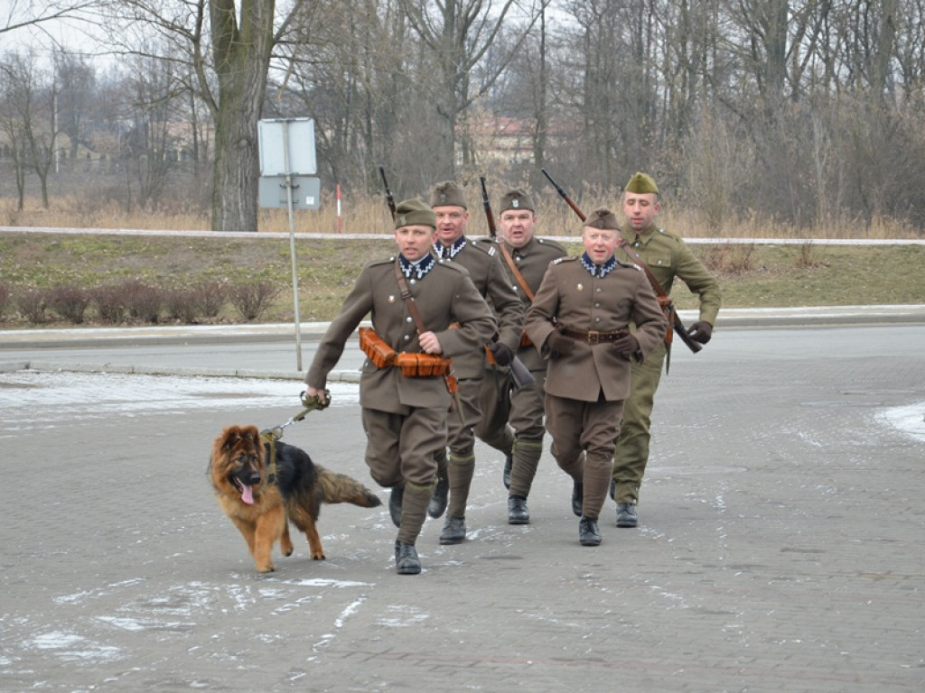 Pobiegli Tropem Wilczym