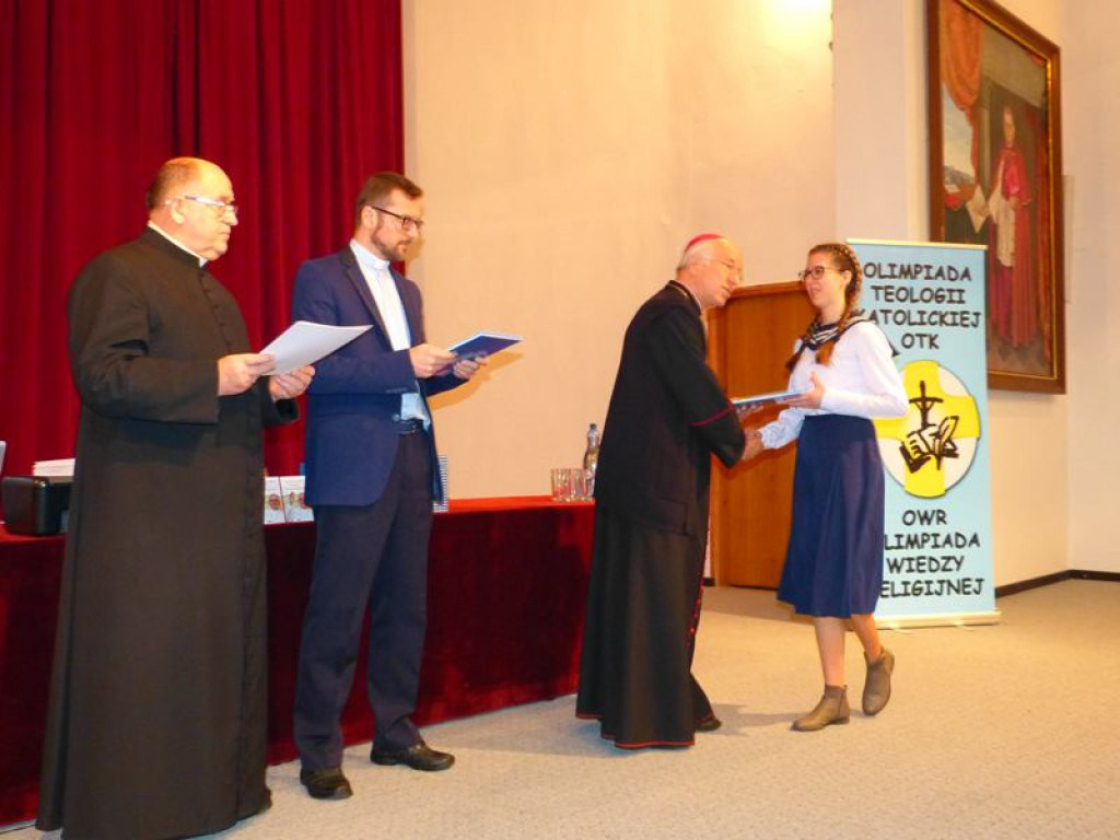 Diecezjalna rywalizacja z teologii