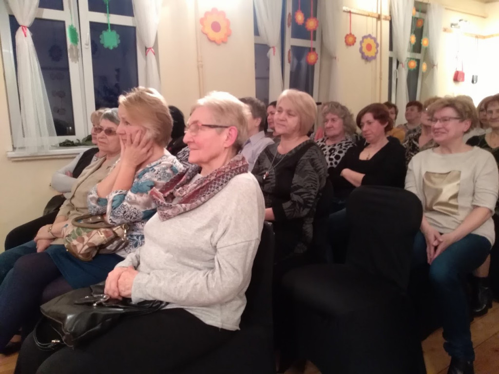 Dzień Kobiet w Bolimowie: przedstawienie o damskiej torebce