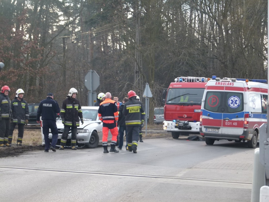 Kolizja na przejeździe kolejowym w Głownie
