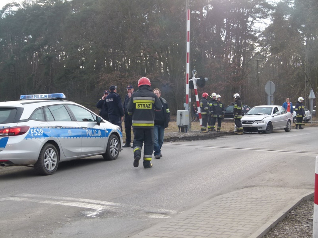 Kolizja na przejeździe kolejowym w Głownie