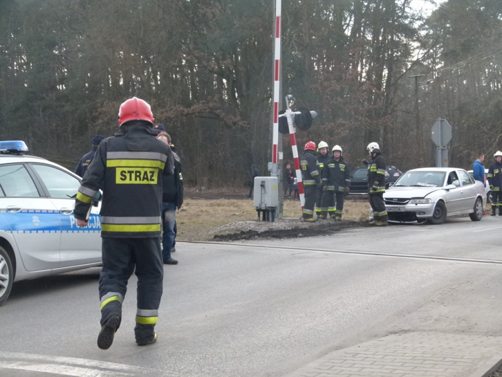 Kolizja na przejeździe kolejowym w Głownie