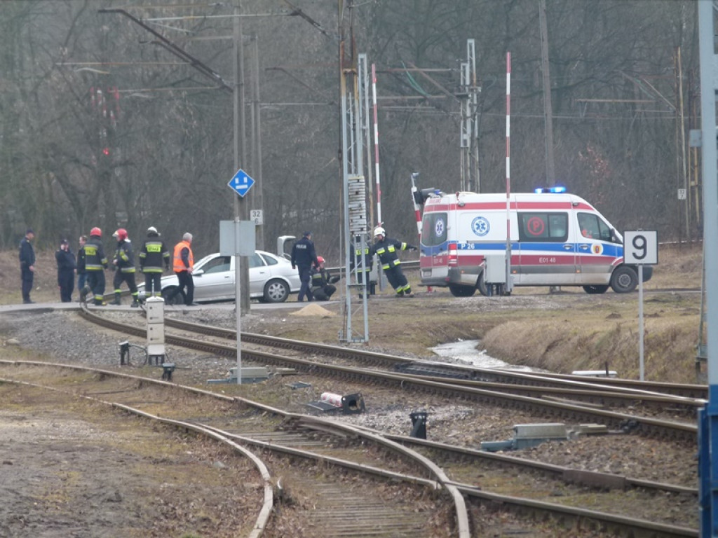 Kolizja na przejeździe kolejowym w Głownie