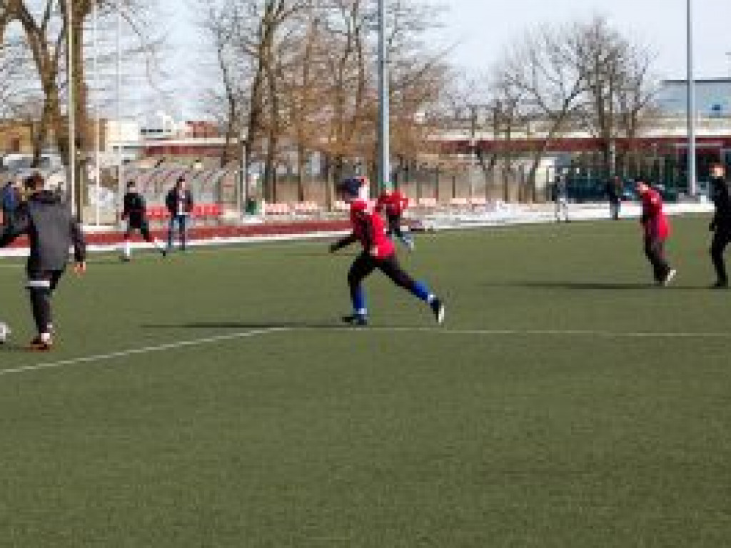 Zwycięstwo przed ligą juniorów starszych Pelikana