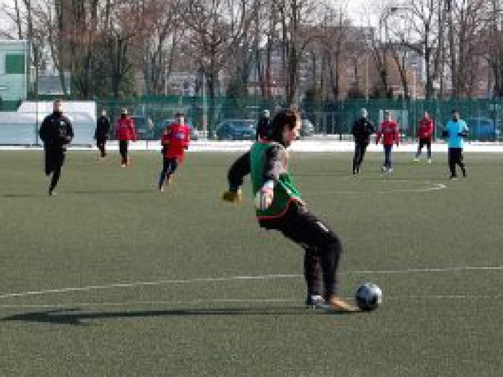 Zwycięstwo przed ligą juniorów starszych Pelikana
