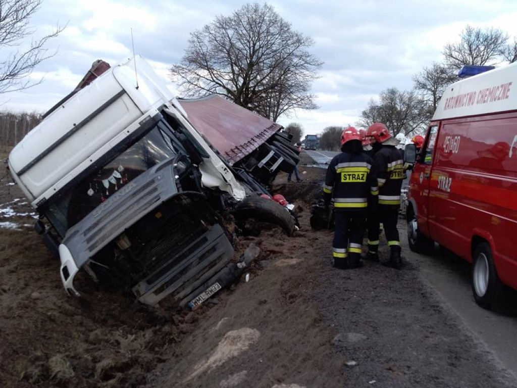 Zderzenie samochodu ciężarowego z terenowym w Patokach
