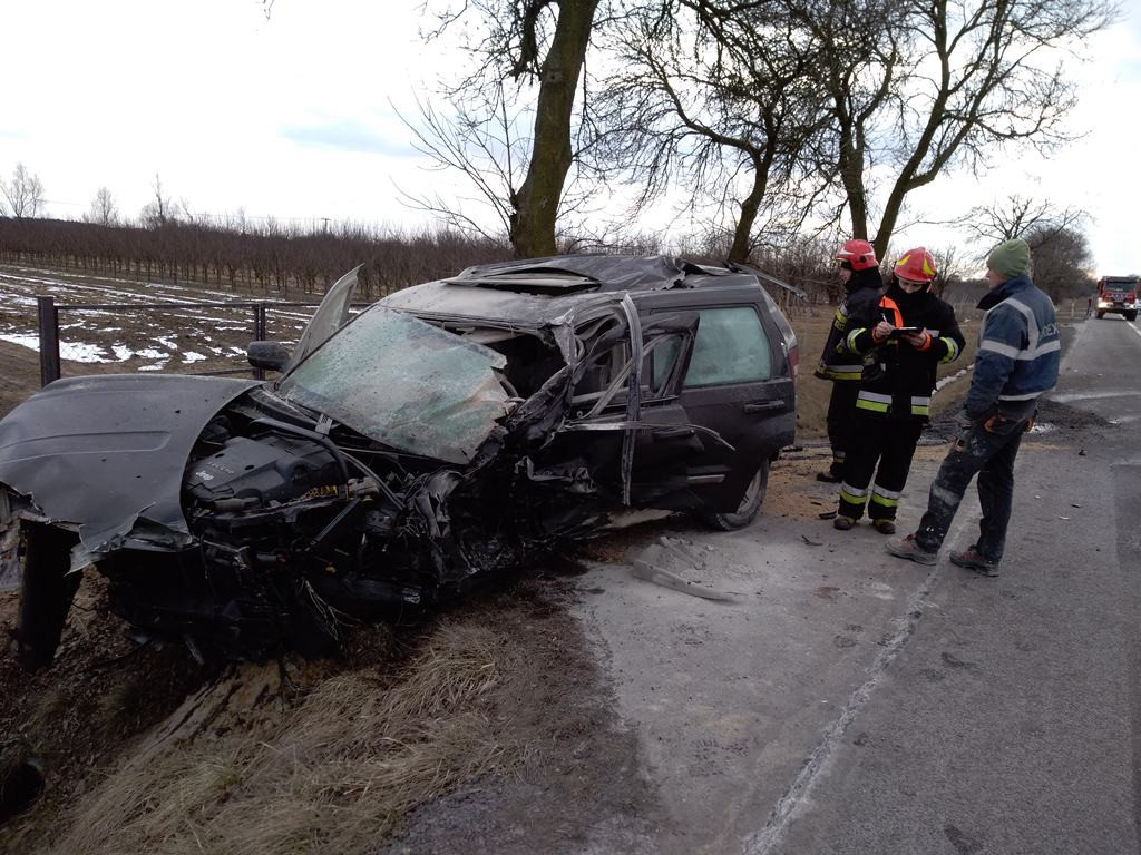 Zderzenie samochodu ciężarowego z terenowym w Patokach