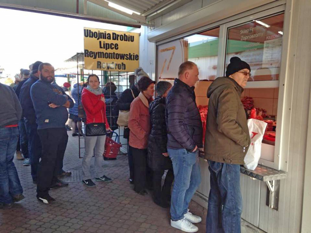Na targu ostatnie przedświąteczne zakupy