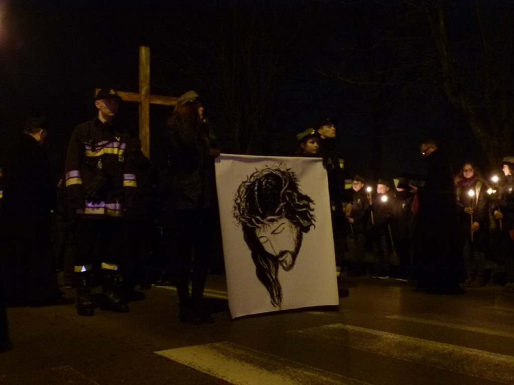 Procesja drogi krzyżowej przeszła ulicami Głowna