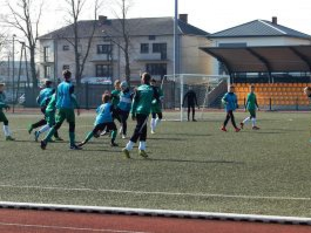 Zwycięstwo Pelikana-2005 w przedostatnim sparingu